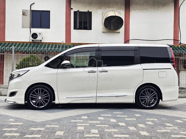 [2018] Toyota Esquire 2.0 Highspec 2p/d - 4