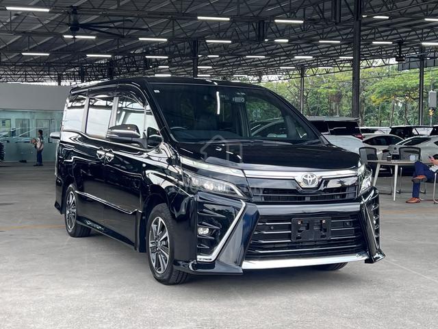 RECON 2021 Toyota VOXY ZS KIRAMEKI III 69k KM - 2