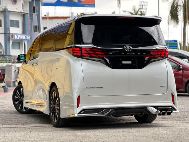 2025 Toyota ALPHARD Executive Lounge HYBRID 2.5(A) - 2