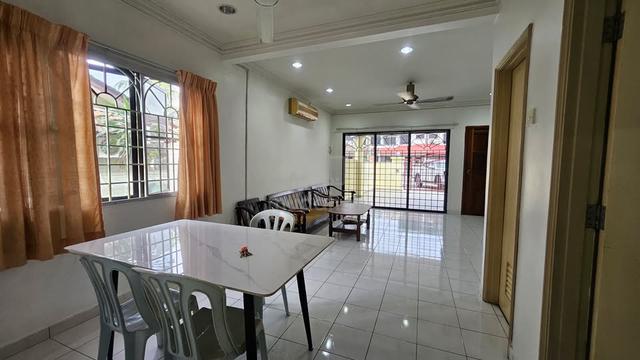 Kepong, Taman Sri Segambut, Dutamas, double storey house for rent 1