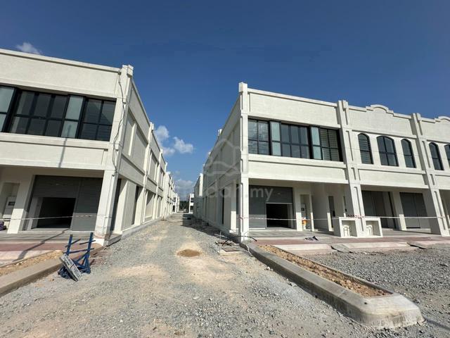 Semenyih Serene Square Endlot 2 Storey Shop lot Brand new 1