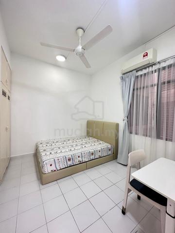 Medium Room for Rent @ Gurney Drive 1
