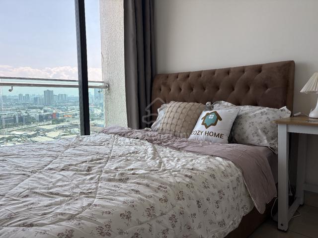 Balcony Room for rent at Verando Residence Bdr Sunway. Female unit 1
