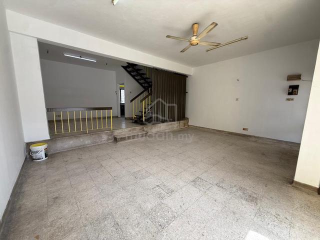2 Storey Landed House in Connaught LIMITED HOUSE FOR RENT near Bank 1