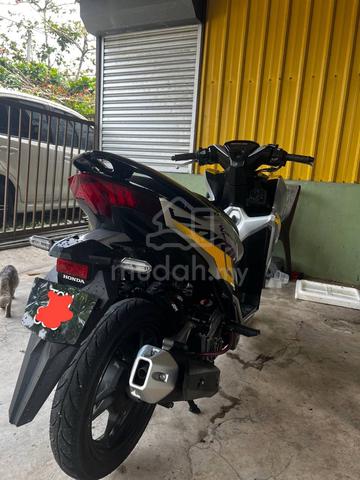 Honda Vario 150 tahun 2022 - photo 3 of 4