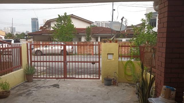 Well Furnished 2 Storey Terrace House In Taman Castlefield 1