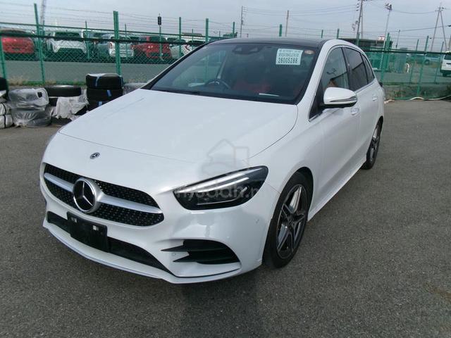Merc-Benz B180 1.3 AMG black red HUD roof 4.5 2021 - 4