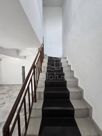Subang Jaya USJ 6 Double Storey House For Rent 5