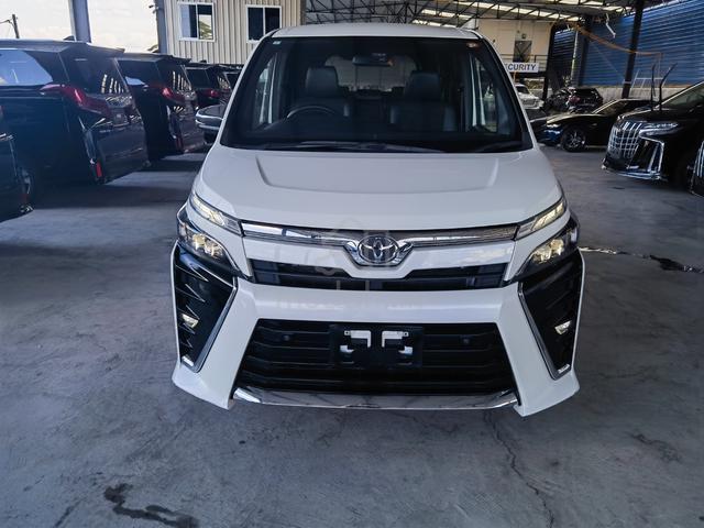 2021 Toyota VOXY 2.0 ZS KIRAMEKI III (A) - 2