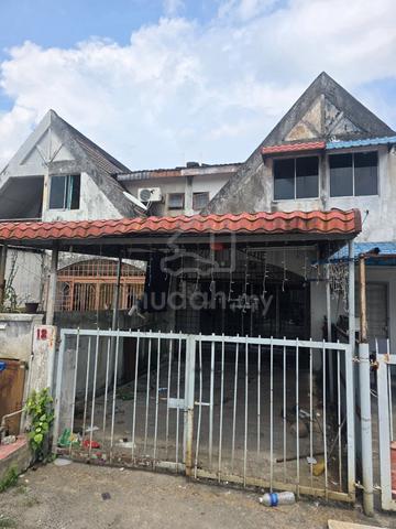 2-Storey terrace house for rent in Section 25, Shah Alam 1