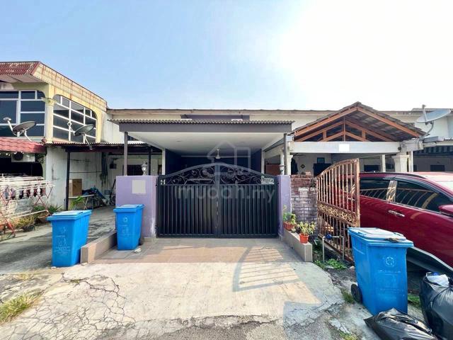 FULLY RENOVATED ‼️Near surau . Double Storey, Seksyen 17 @ Shah Alam 1