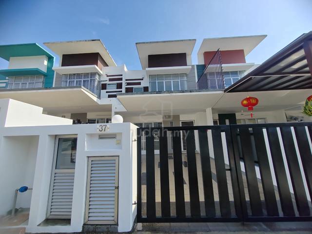 2-storey Terraced House Bellucia 1
