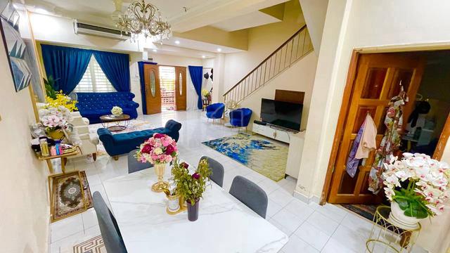 EXTENDED 2.5 Storey House Taman Karunmas Balakong Seri Kembangan 1