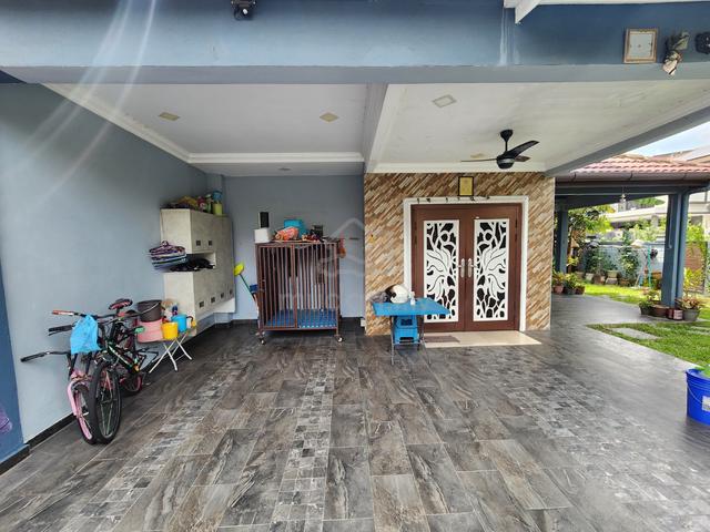 Beautifully Renovated Corner Semi D Behind NSK & Beside Amverton Links 1