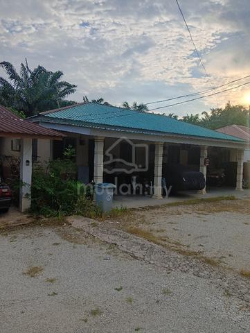 Rumah sewa Pagoh 1