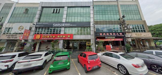 2700 sqft Bandar Puteri Puchong Ground Floor Shoplot 1