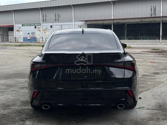 2023 Lexus IS 300 2.0 F Sport Mode Black EDT. 10K - 4
