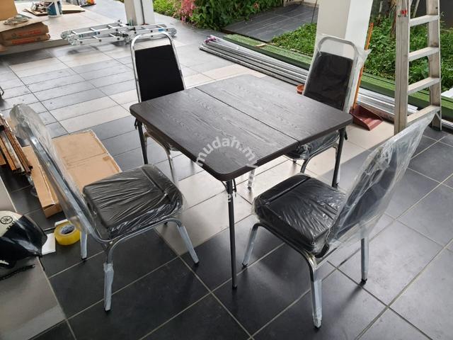 Banquet tables and chairs for sale hot sale