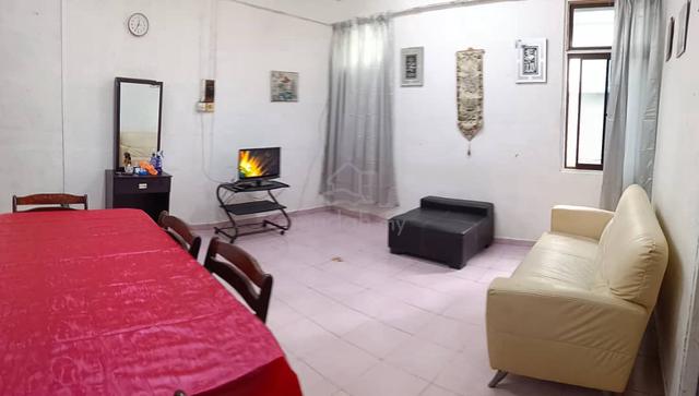 Flat Near  CIQ for rent. 1