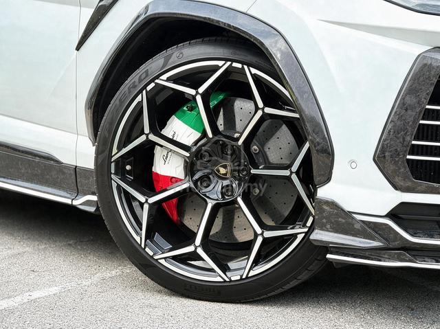 2019 Lamborghini Urus FROST CARBON BODY KIT - 5