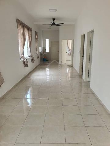 (End lot )Tiara Sendayan New Single Storey House Labu for RENT 3