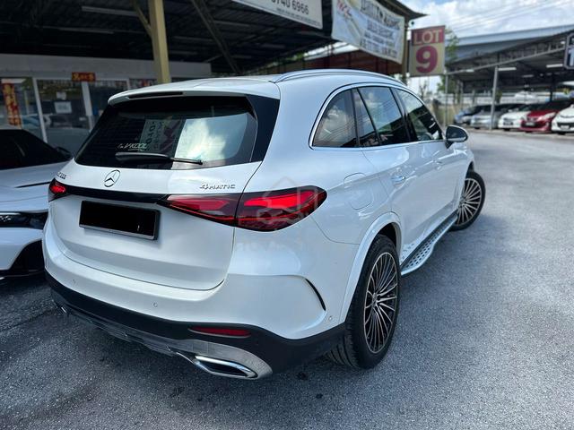 Mercedes Benz GLC300 2.0 LOCAL 25K KM WRTY 2027 - 2