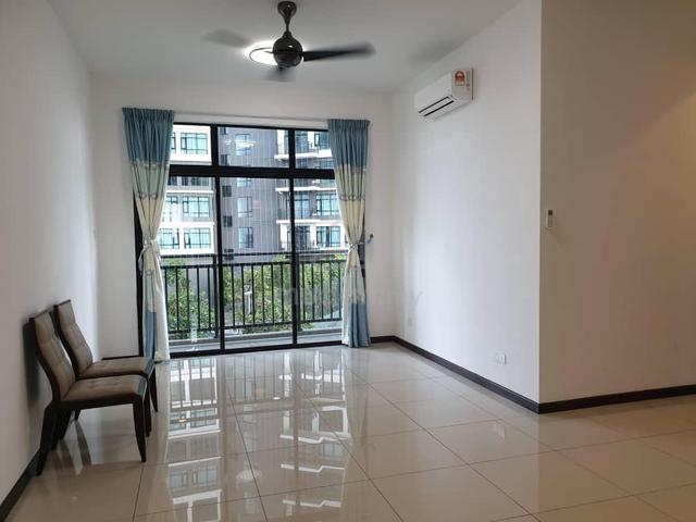 Molek Regency 1