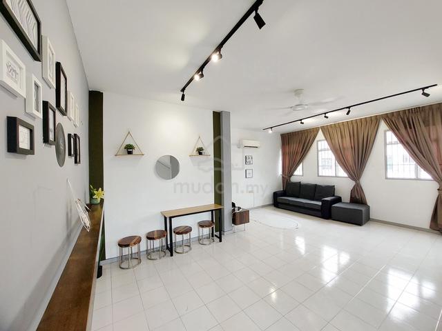 Desa Titi Panjang Townhouse Corner Unit For Sales | Fully Renovate 1