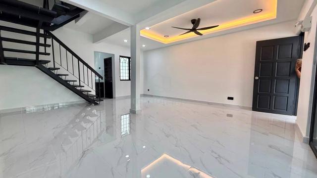 For Sale Doubl Storey Terrace Taman Kinrara 1