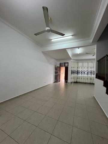 【For Rent】Taman Daya @ Jalan Enau Double Storey Terrace House 1