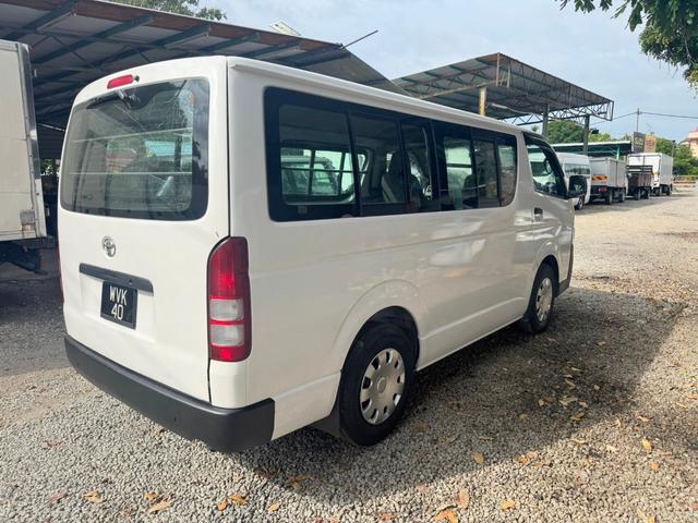 2011 Toyota HIACE 2.5 FACELIFT (M) - 4