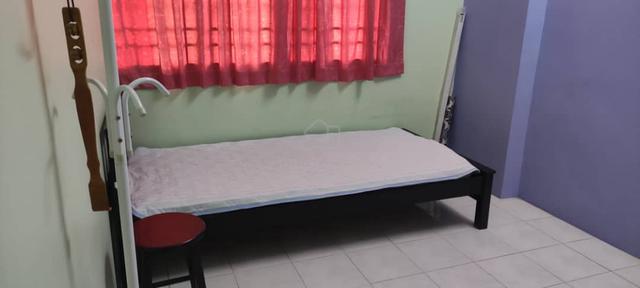 Bilik untuk perempuan di Meru jelapang 1