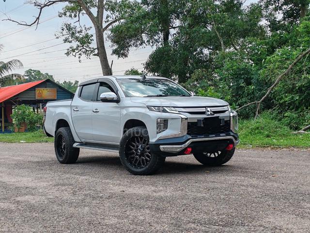 2018 Mitsubishi TRITON 2.4 VGT ADVENTURE (A) 4X4 - 1