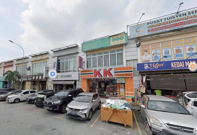 SUPER PRIME LOCATION !! 22x75 Bandar Bukit Tinggi 2 Double Sty Shoplot 1
