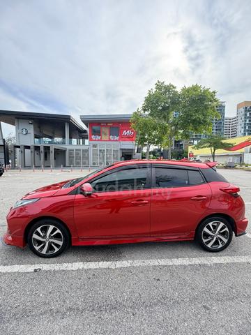 Toyota Yaris 1.5E - 3