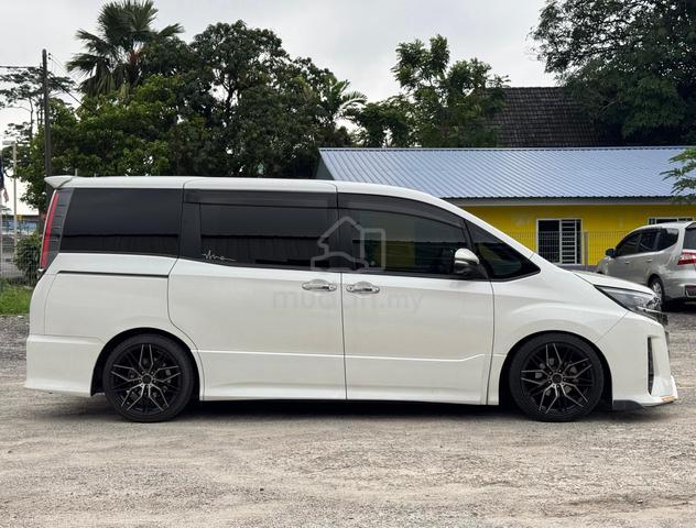 sunroof 360 camera✅ 2017 Toyota NOAH 2.0 X (A) - 4