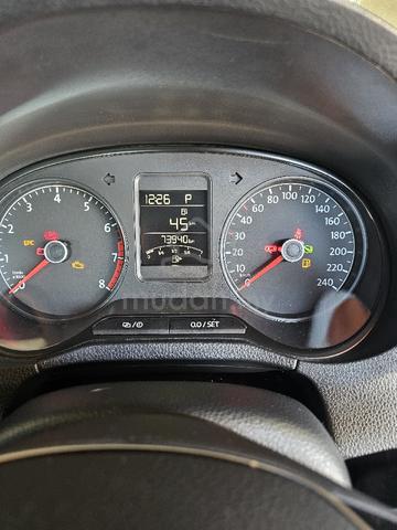 2017 Volkswagen VENTO 1.6 TRENDLINE (A) - 3