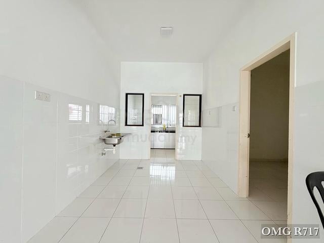 2 Storey House In Setia Permai, Setia Alam, With Kitchen Cabinet n A/C 1