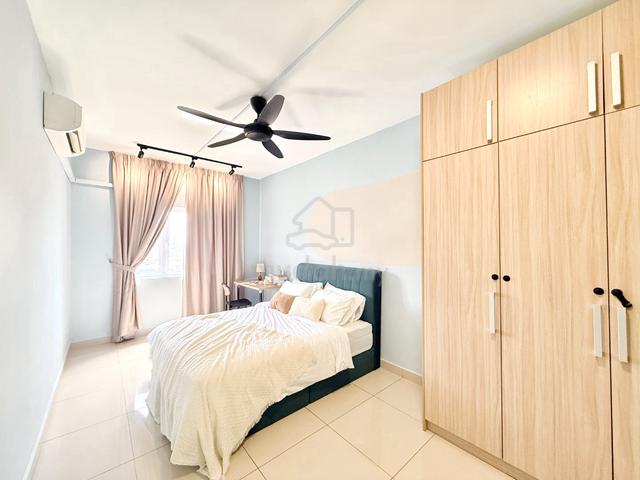 Premium Master Room!! Work From Home Friendly 🎉 Easy Access to Ldp 1
