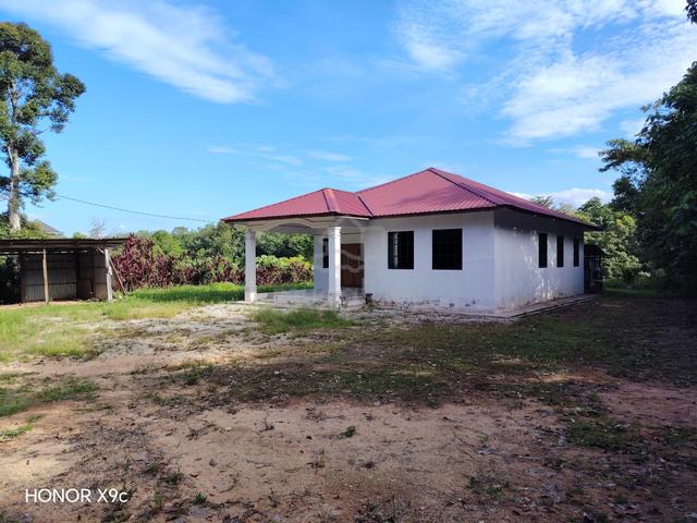 [FOR SALE] Banglo Setingkat di Kampung Gelugor Gambang 1