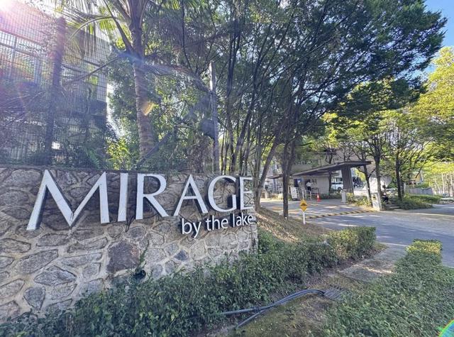 Mirage By The Lake 1