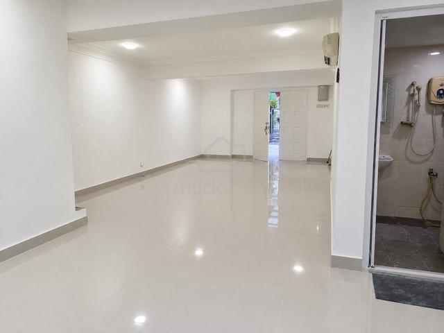 Taman Bukit Serdang Seri Kembangan Freehold Corner 2 Storey Terrace 1