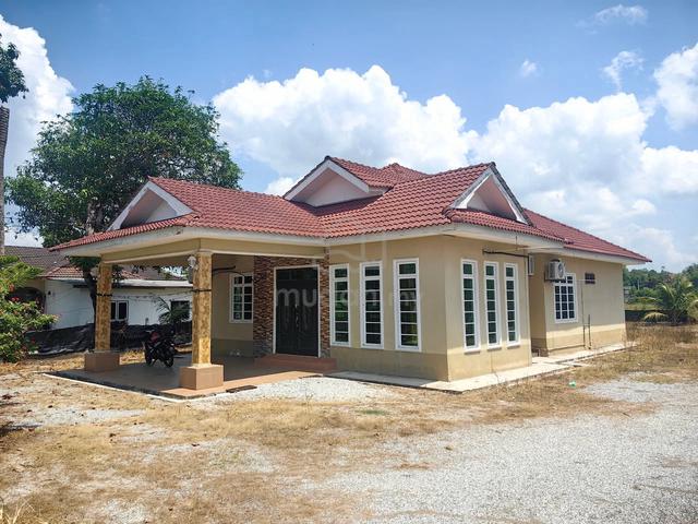 Rumah BANGLO CANTIK TANAH SUKU EKAR DEPAN MASJID KG KELULUT MARANG 1