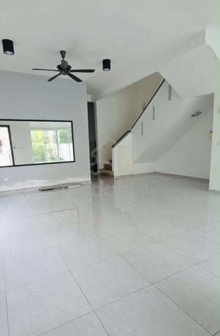 Golf East @ Horizon Hills 2 Storey Cluster Renovated For Sale 1