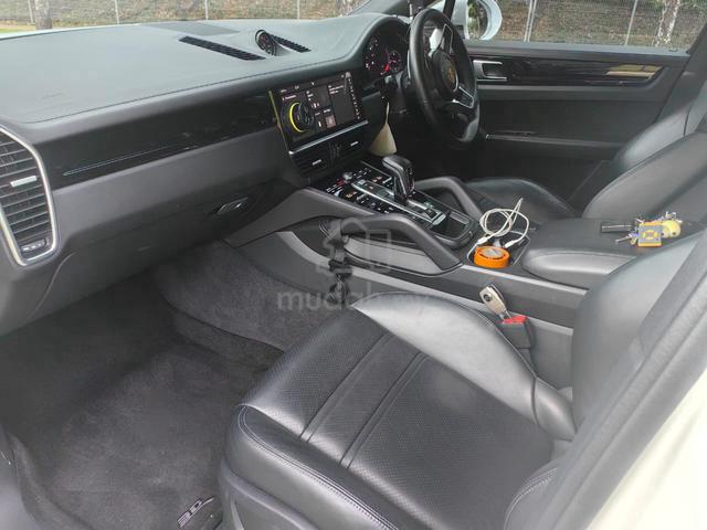 2021 Porsche CAYENNE 3.0 V6 (A) VERY LOW MILEAGE - 3