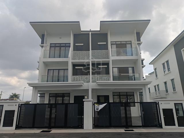 3 Storey Semi D, Abadi heights, Puchong 1