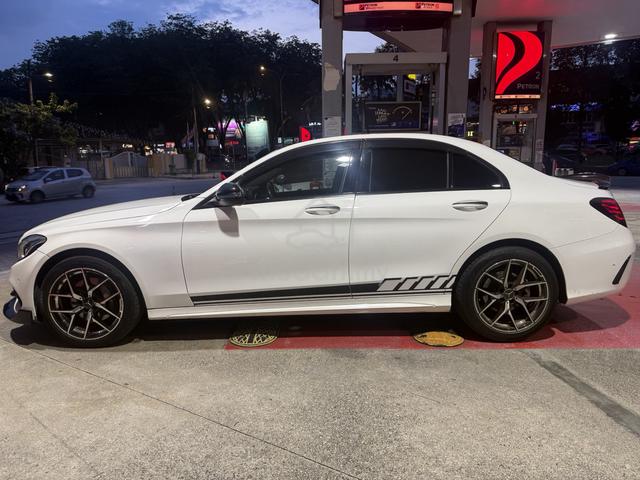2016 Mercedes Benz C200 AVANTGARDE AMG LINE 2.0 - 2