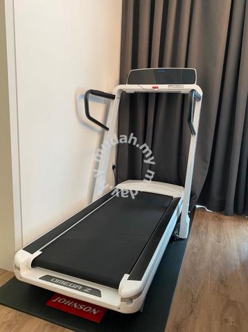 Horizon Omega Z Treadmill - Health 