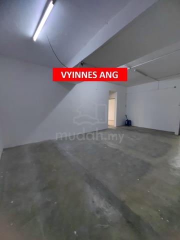 Jalan Siram 1.5 storey near Raja Uda light industrial factory for rent 3
