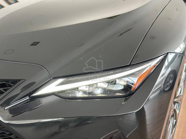 *Orange Caliper* 2022 Lexus IS300 2.0 F-SPORT - 3
